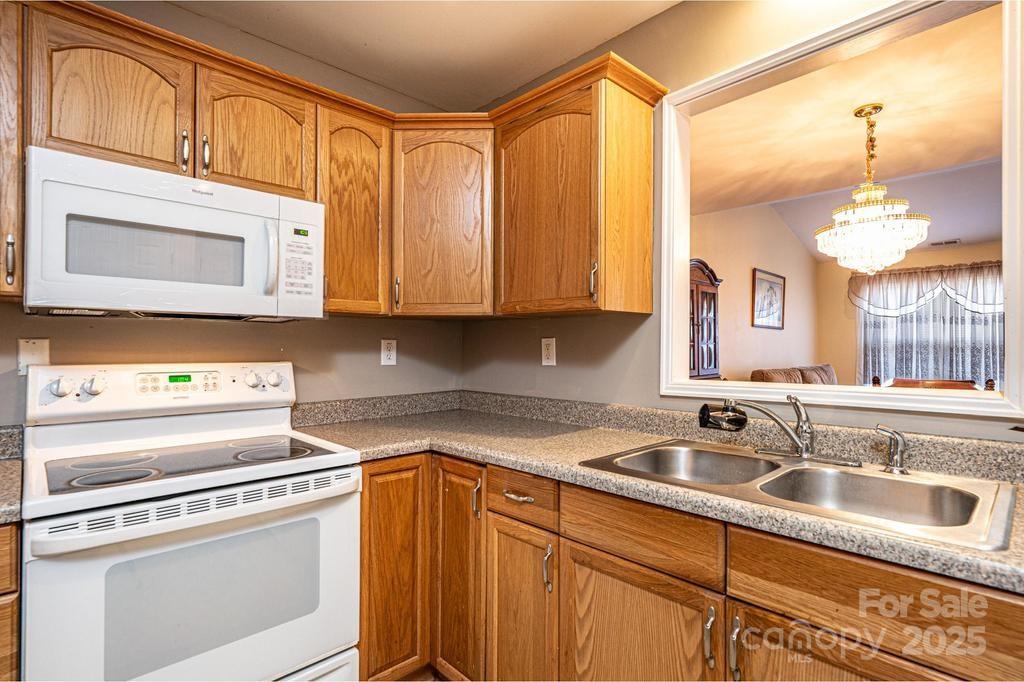 1687 Golden Cedar Lane Newton NC 28658