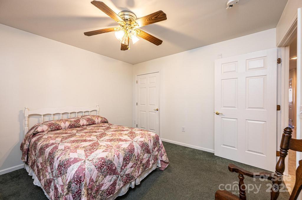 1687 Golden Cedar Lane Newton NC 28658
