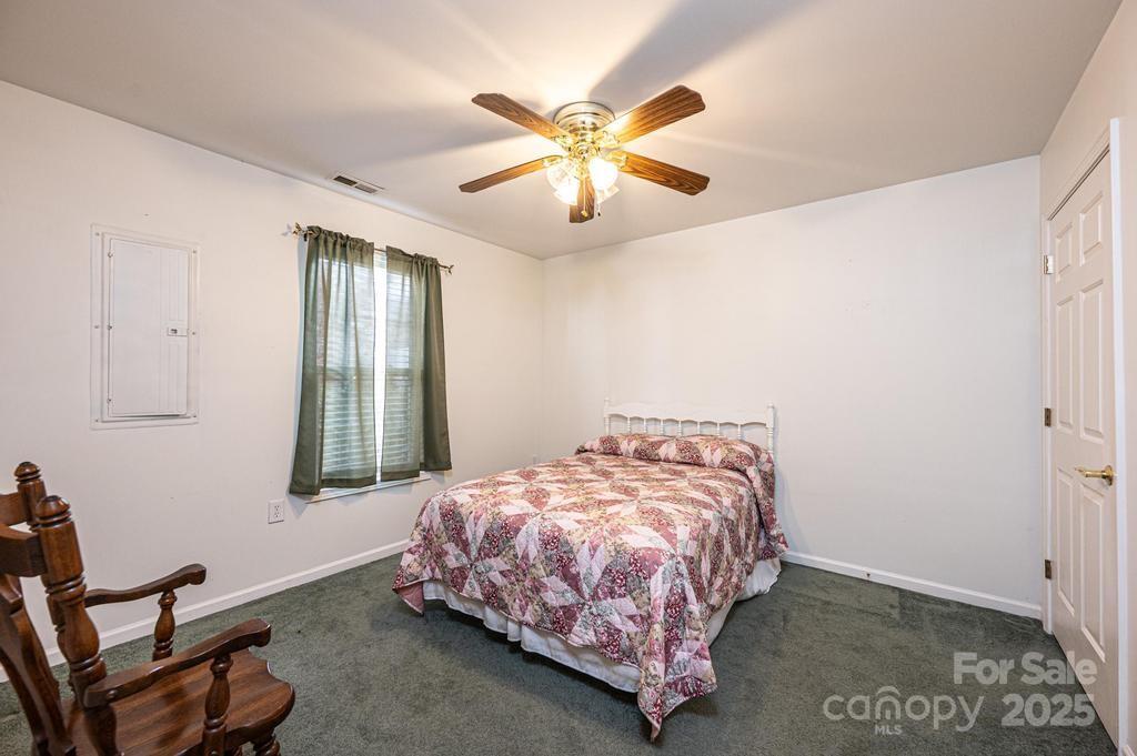 1687 Golden Cedar Lane Newton NC 28658