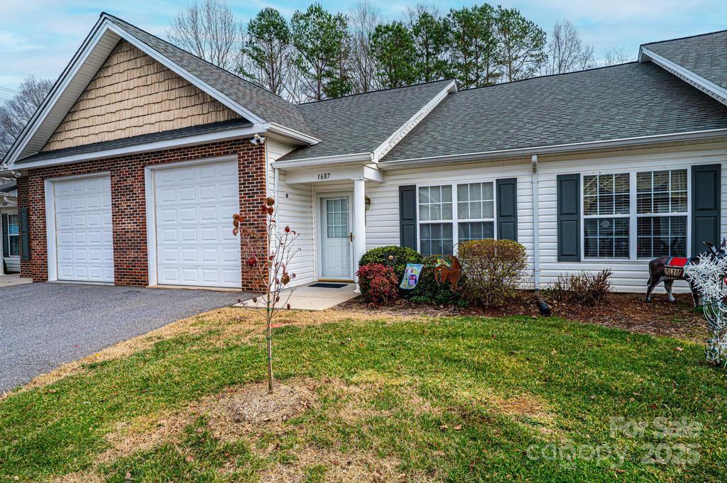 1687 Golden Cedar Lane Newton NC 28658