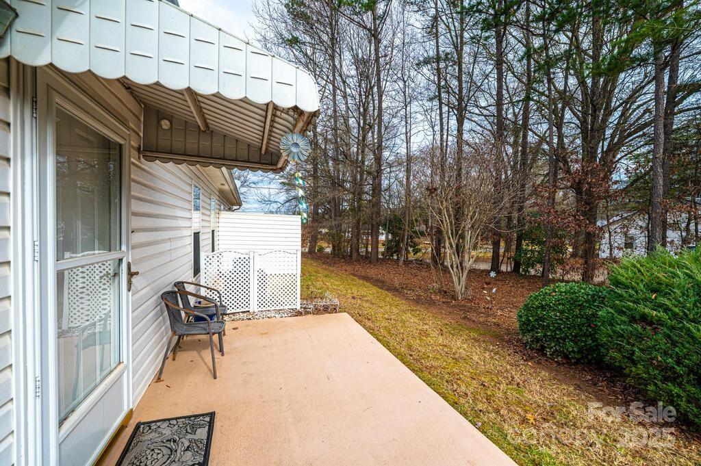 1687 Golden Cedar Lane Newton NC 28658