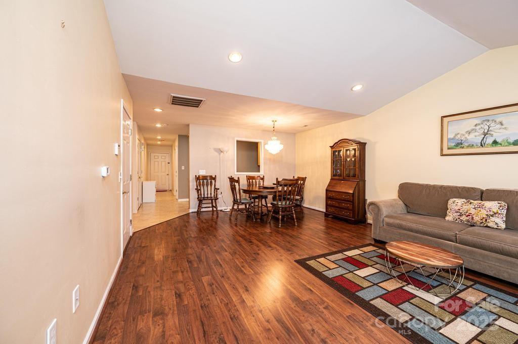 1687 Golden Cedar Lane Newton NC 28658