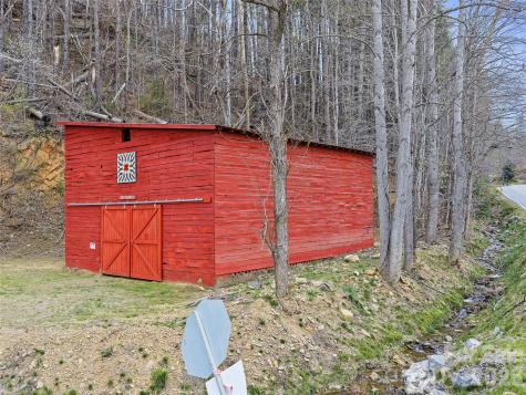 3502 Bolens Creek Road Burnsville NC 28714