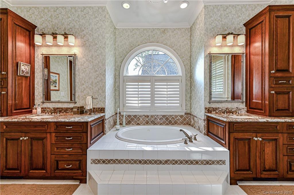 2236 Vernon Drive Charlotte NC 28211