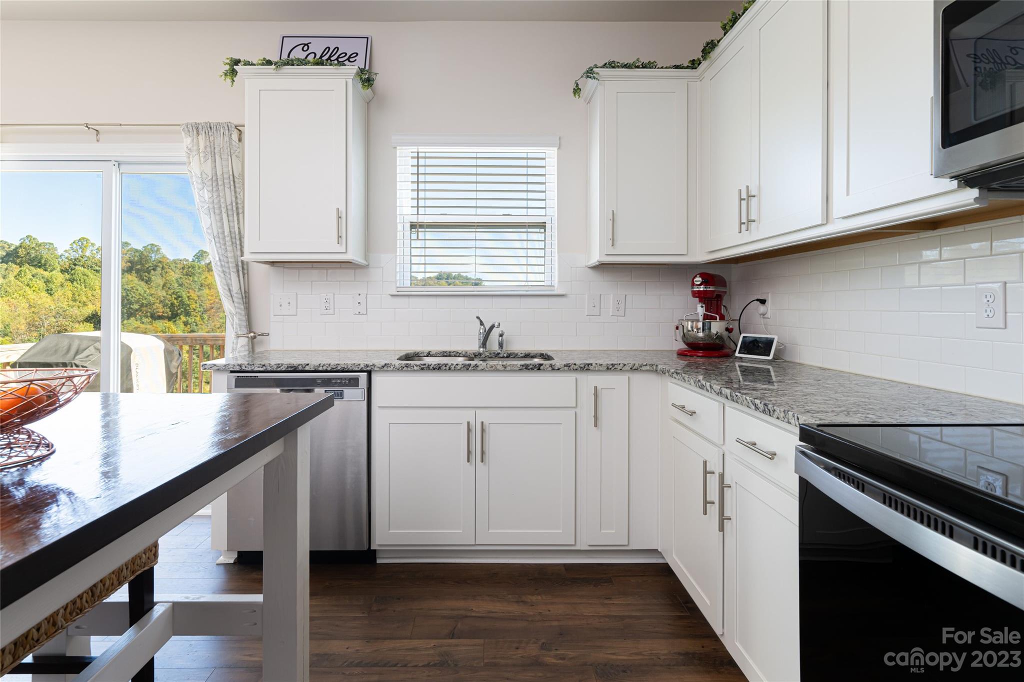 202 Marathon Lane Candler NC 28715