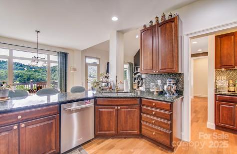 54 Mcintyre Drive Asheville NC 28803