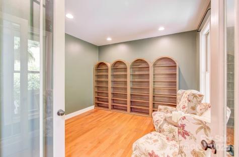 54 Mcintyre Drive Asheville NC 28803