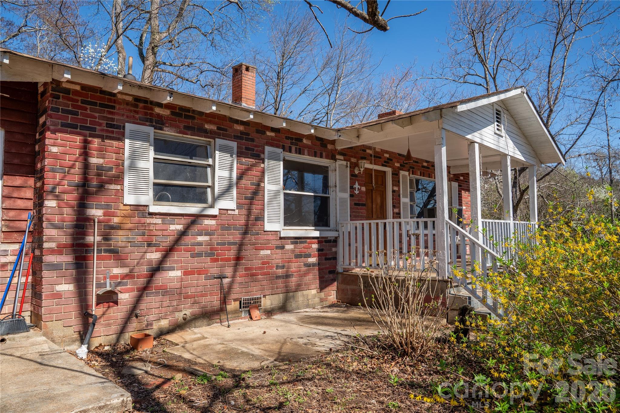 525 E Mills Street Columbus NC 28722