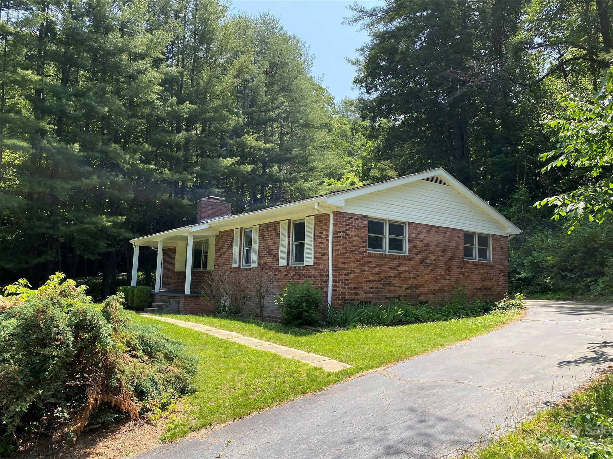 21 Lawterdale Road Asheville NC 28804