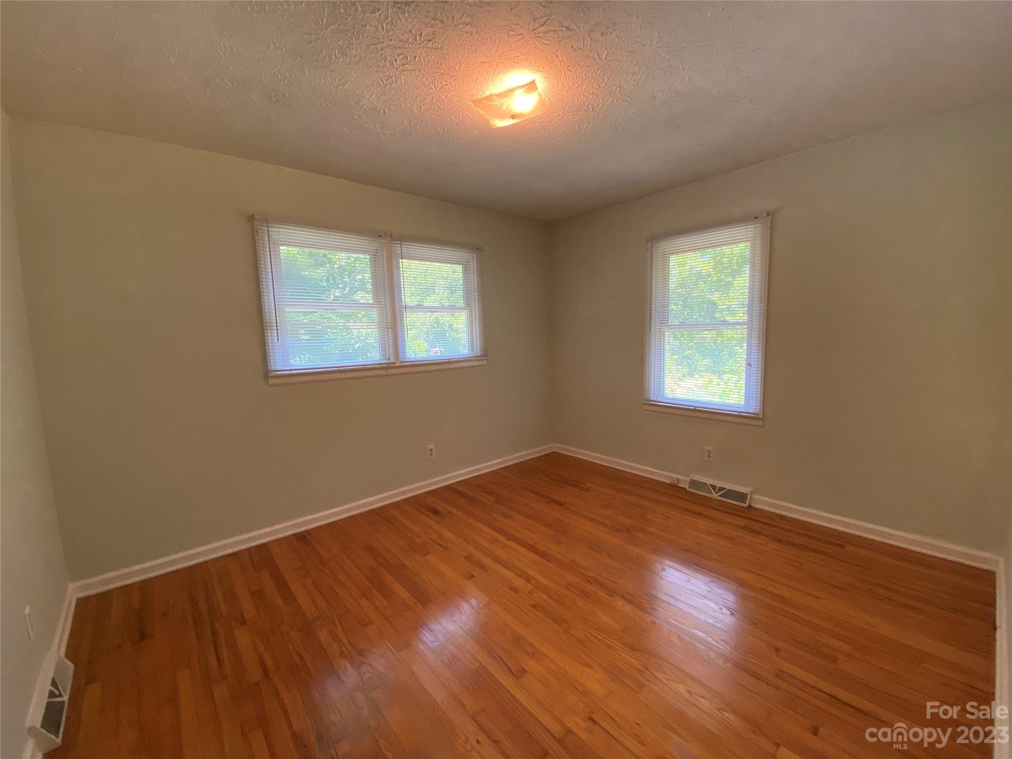 21 Lawterdale Road Asheville NC 28804