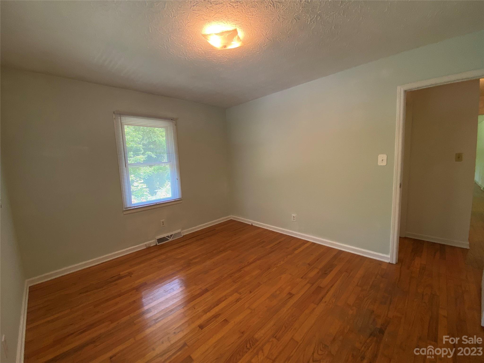 21 Lawterdale Road Asheville NC 28804