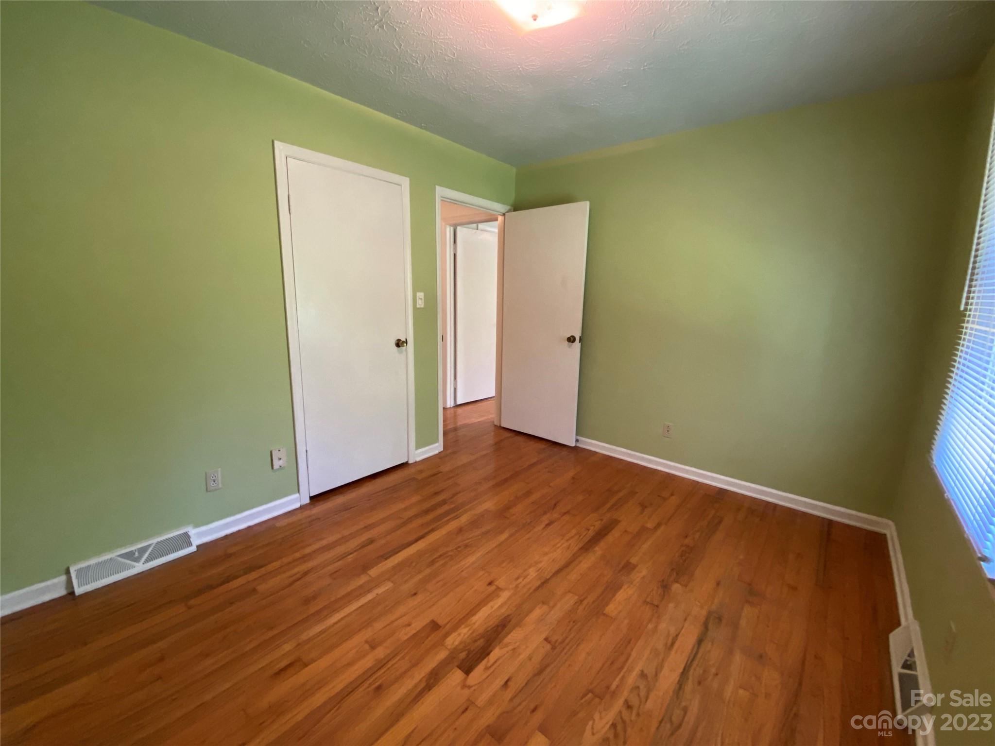 21 Lawterdale Road Asheville NC 28804