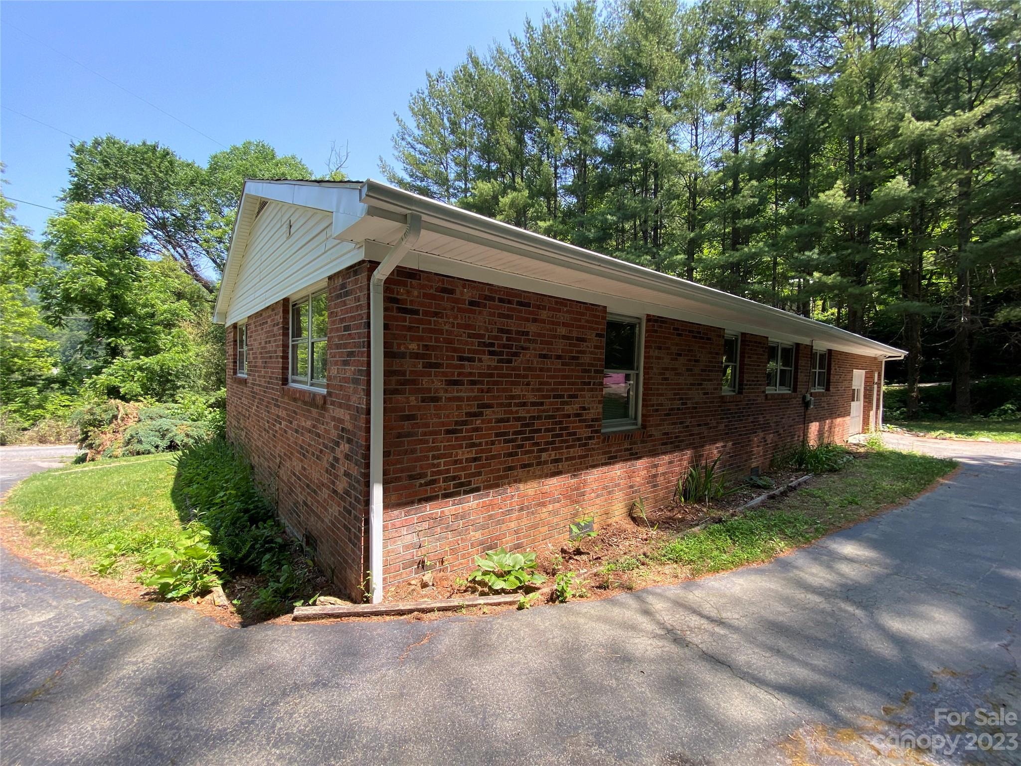 21 Lawterdale Road Asheville NC 28804