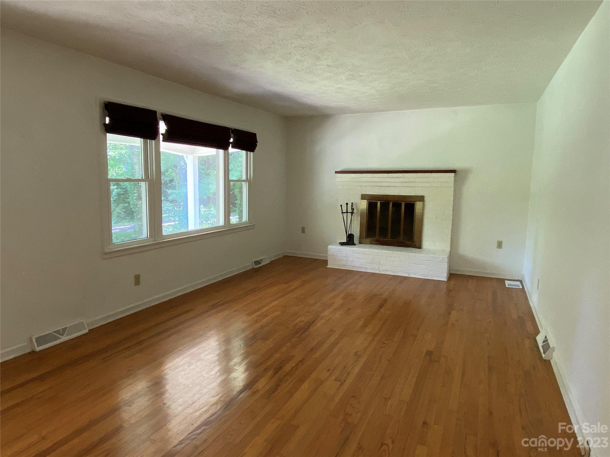 21 Lawterdale Road Asheville NC 28804