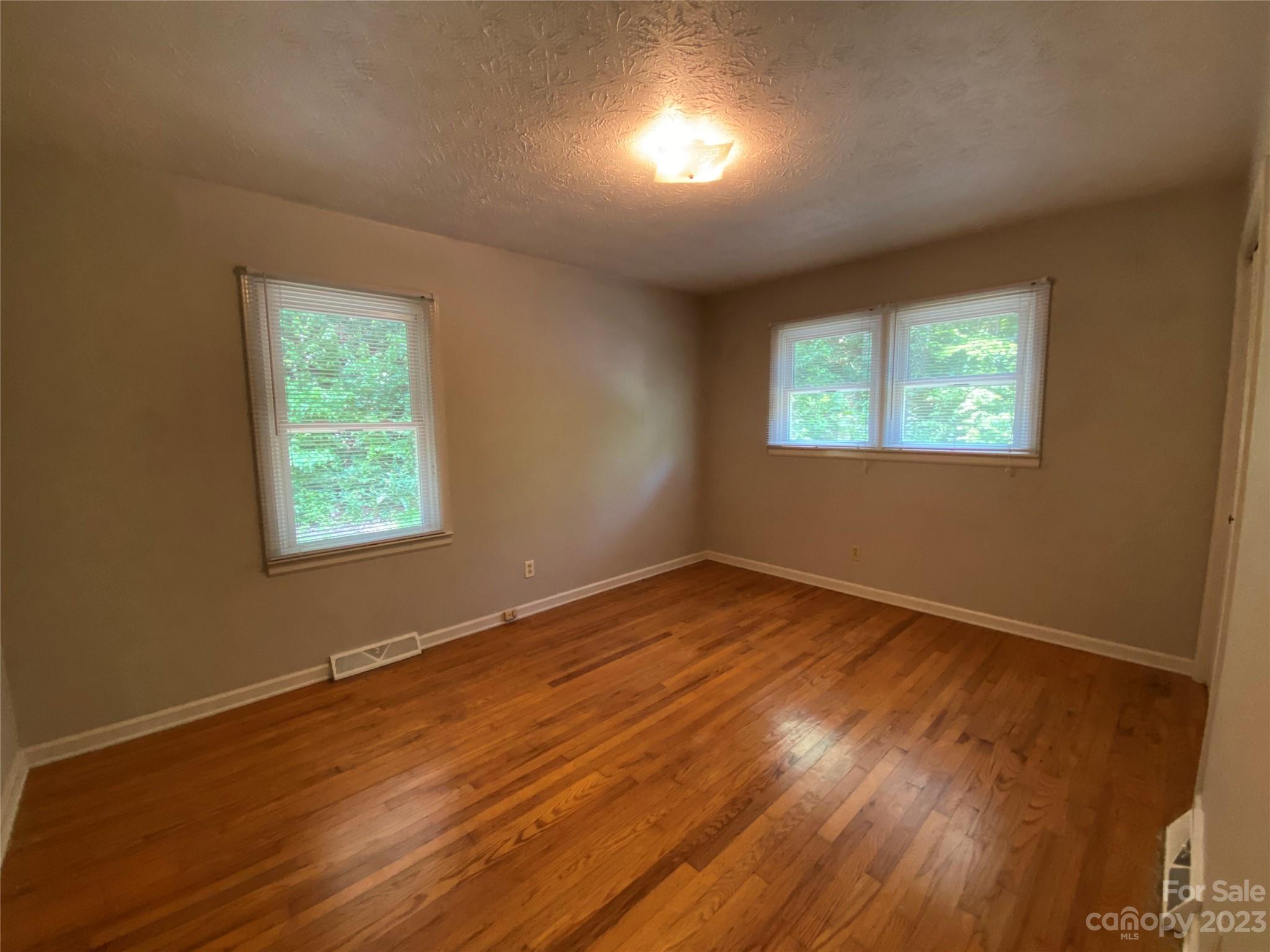 21 Lawterdale Road Asheville NC 28804