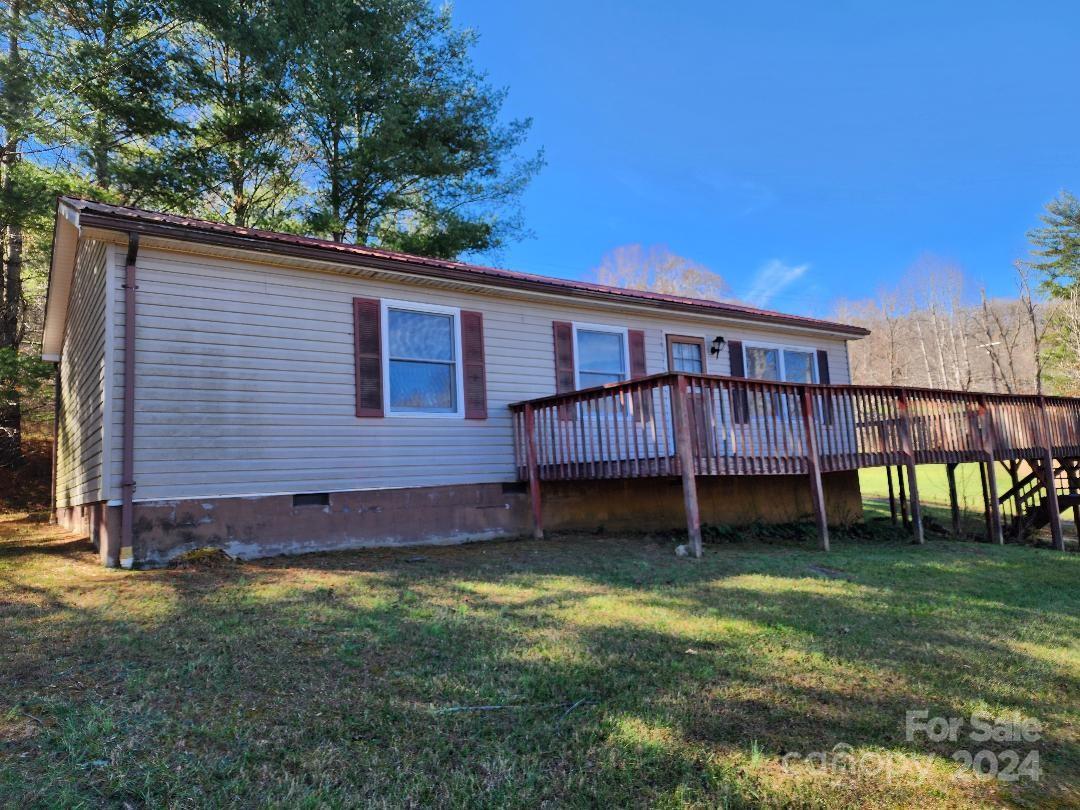 20 Coventry Lane Burnsville NC 28714