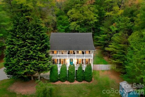 10 Country Road Hendersonville NC 28791