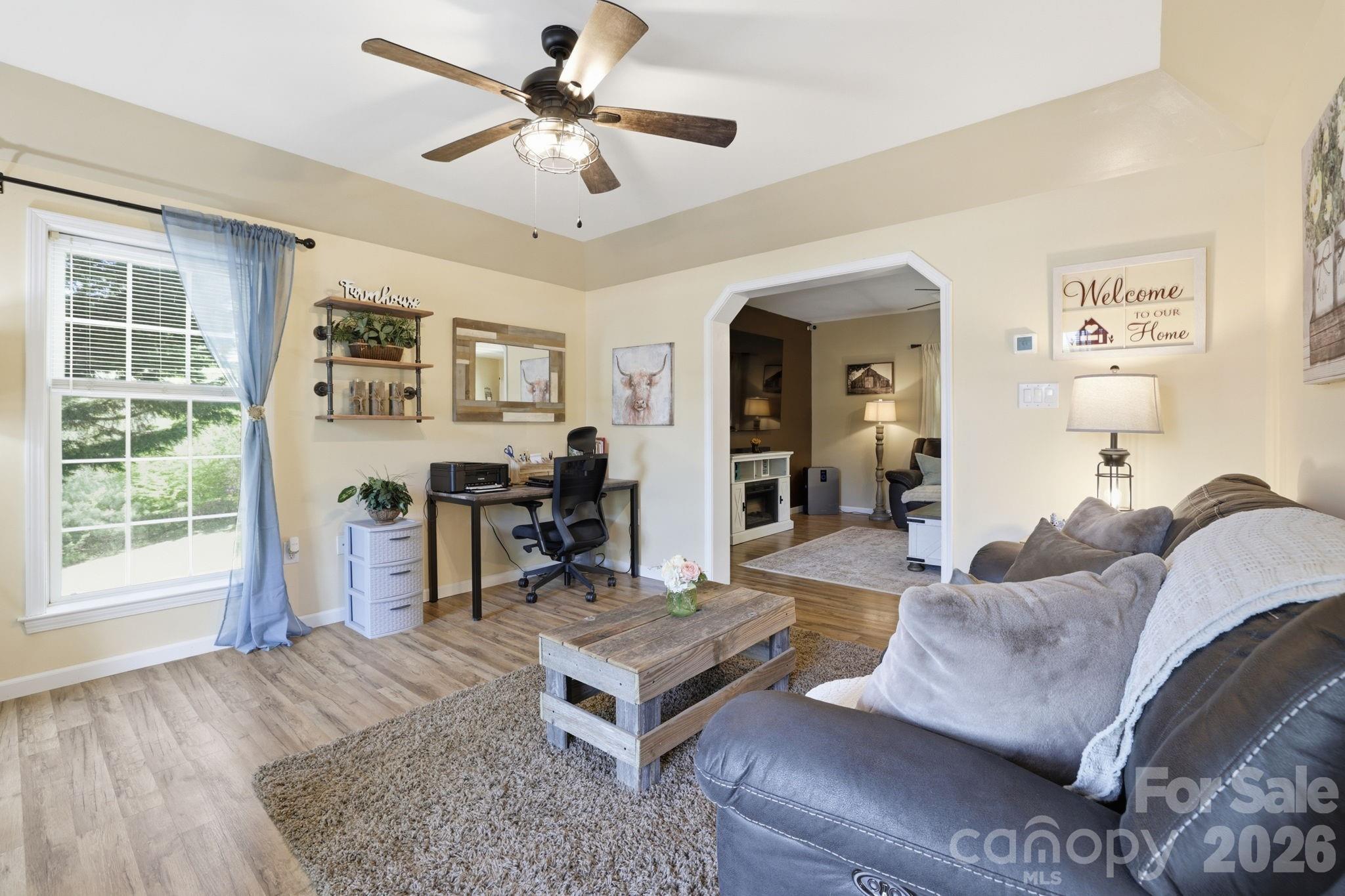 10 Country Road Hendersonville NC 28791