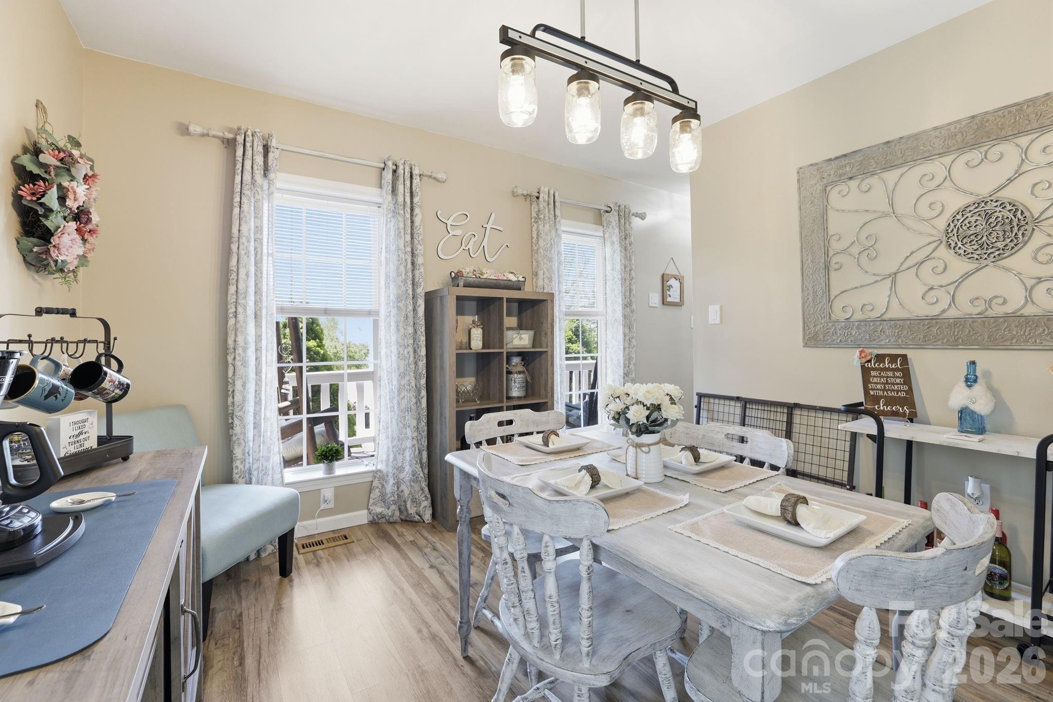 10 Country Road Hendersonville NC 28791
