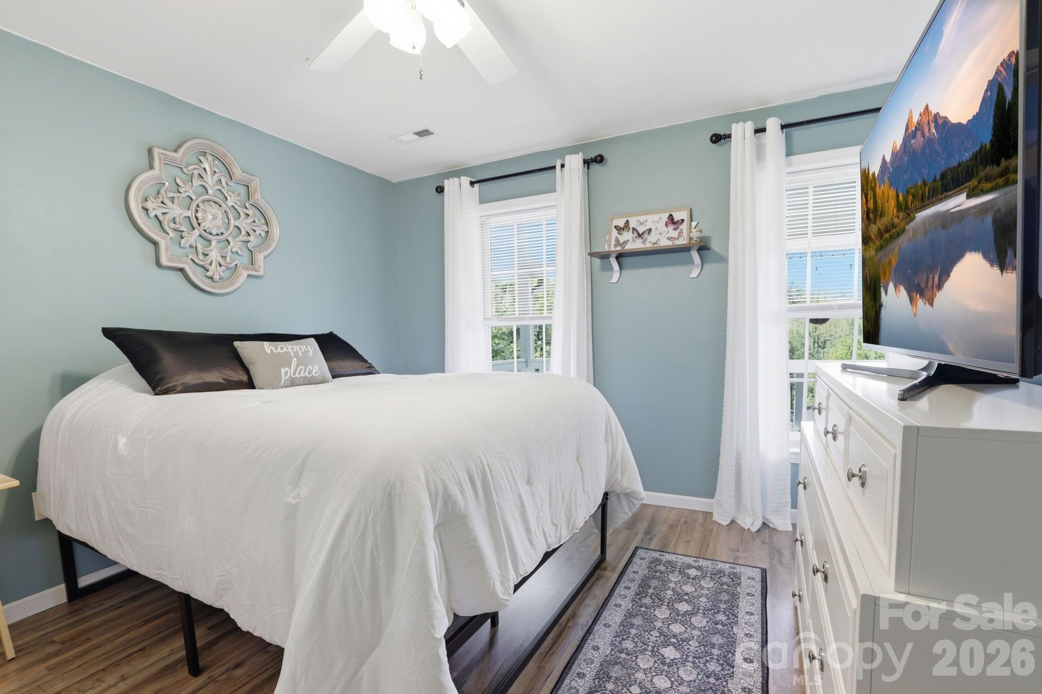 10 Country Road Hendersonville NC 28791