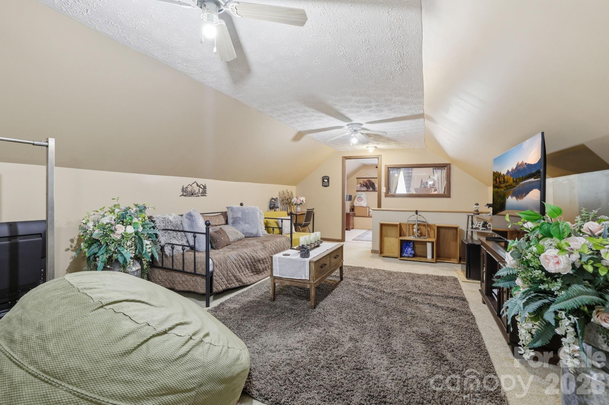10 Country Road Hendersonville NC 28791