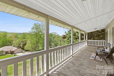 10 Country Road Hendersonville NC 28791