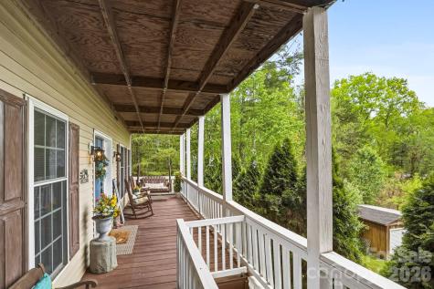 10 Country Road Hendersonville NC 28791