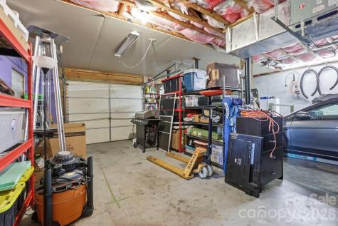 10 Country Road Hendersonville NC 28791