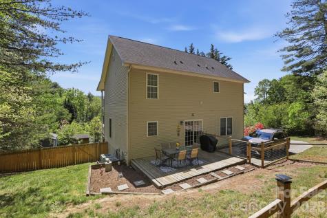 10 Country Road Hendersonville NC 28791