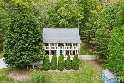 10 Country Road Hendersonville NC 28791
