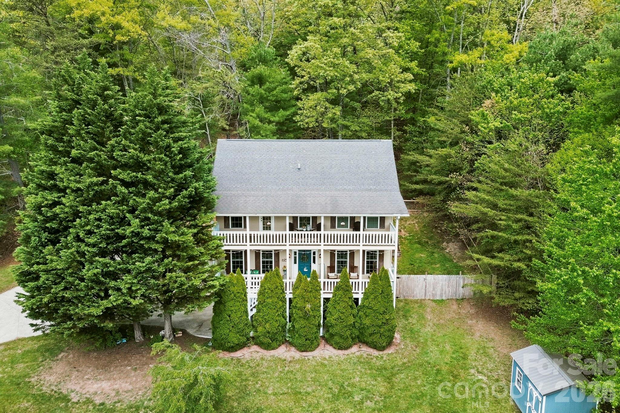 10 Country Road Hendersonville NC 28791