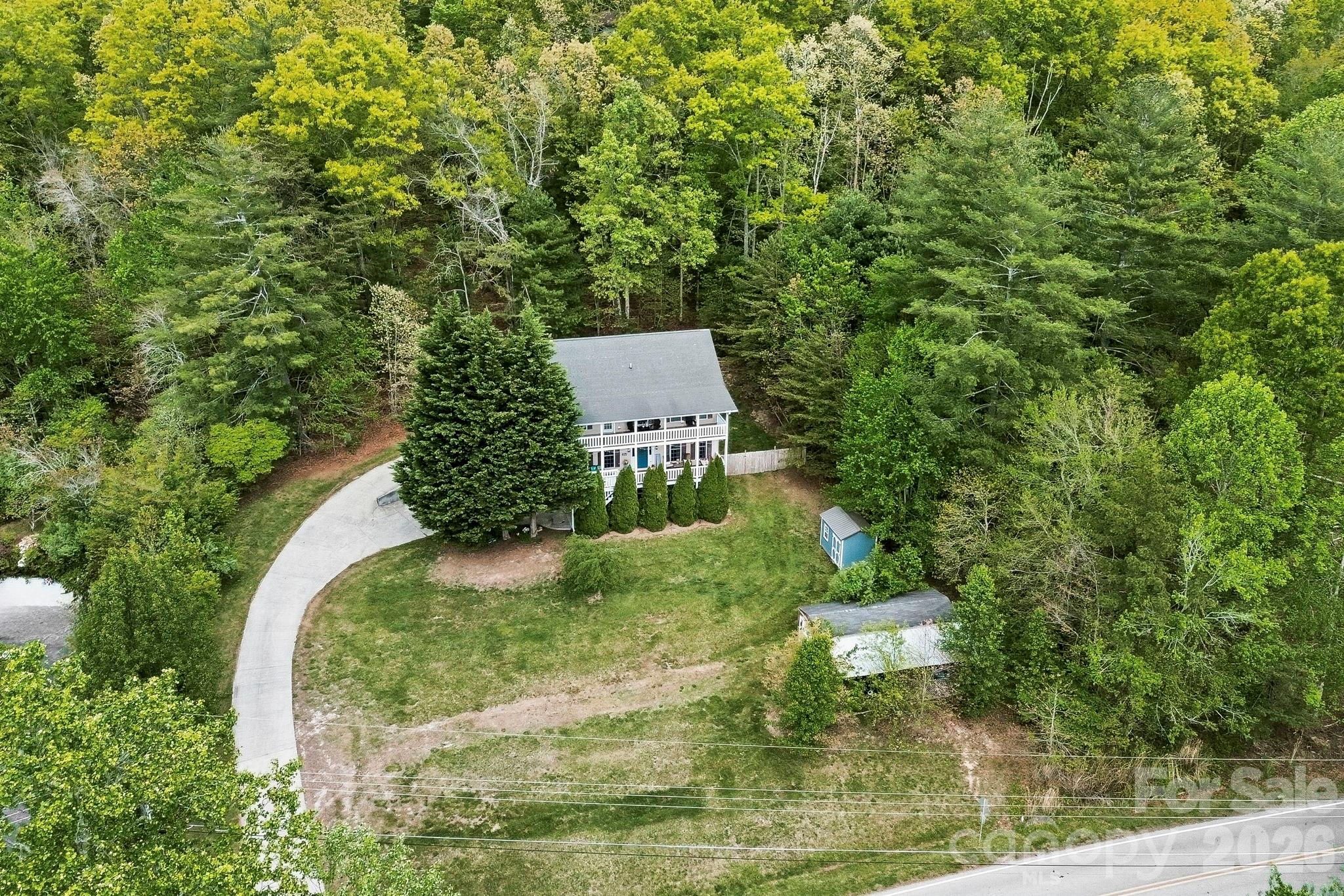 10 Country Road Hendersonville NC 28791
