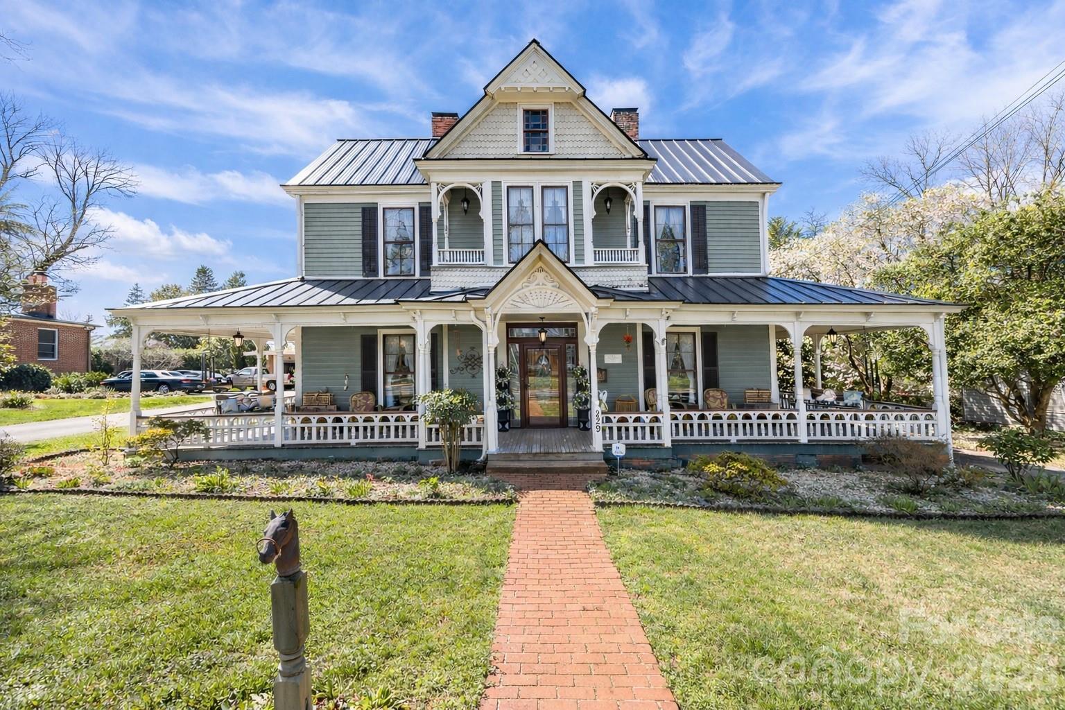 229 N Race Street Statesville NC 28677