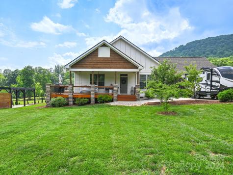 309 Hookers Gap Road Candler NC 28715