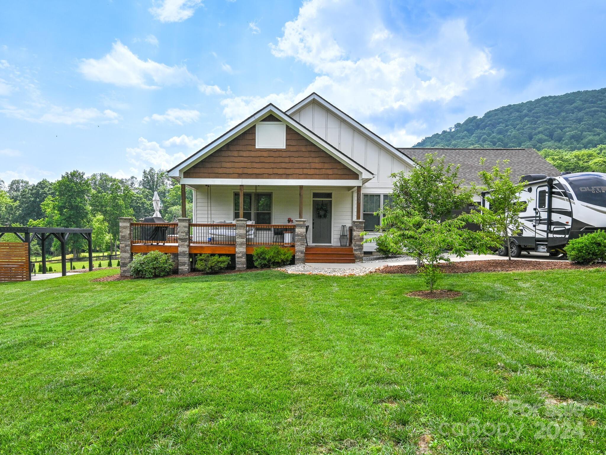 309 Hookers Gap Road Candler NC 28715