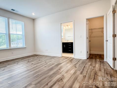 7040 Westrow Avenue Charlotte NC 28278
