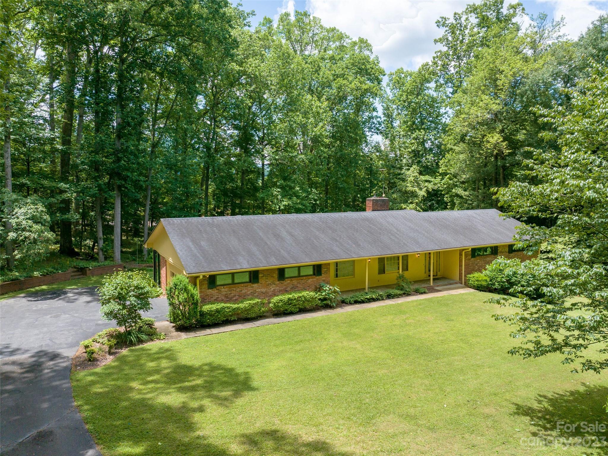 81 W Oakview Road Asheville NC 28806