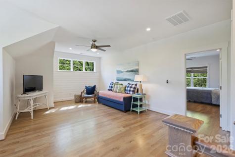 4232 Hiddenbrook Drive Charlotte NC 28205