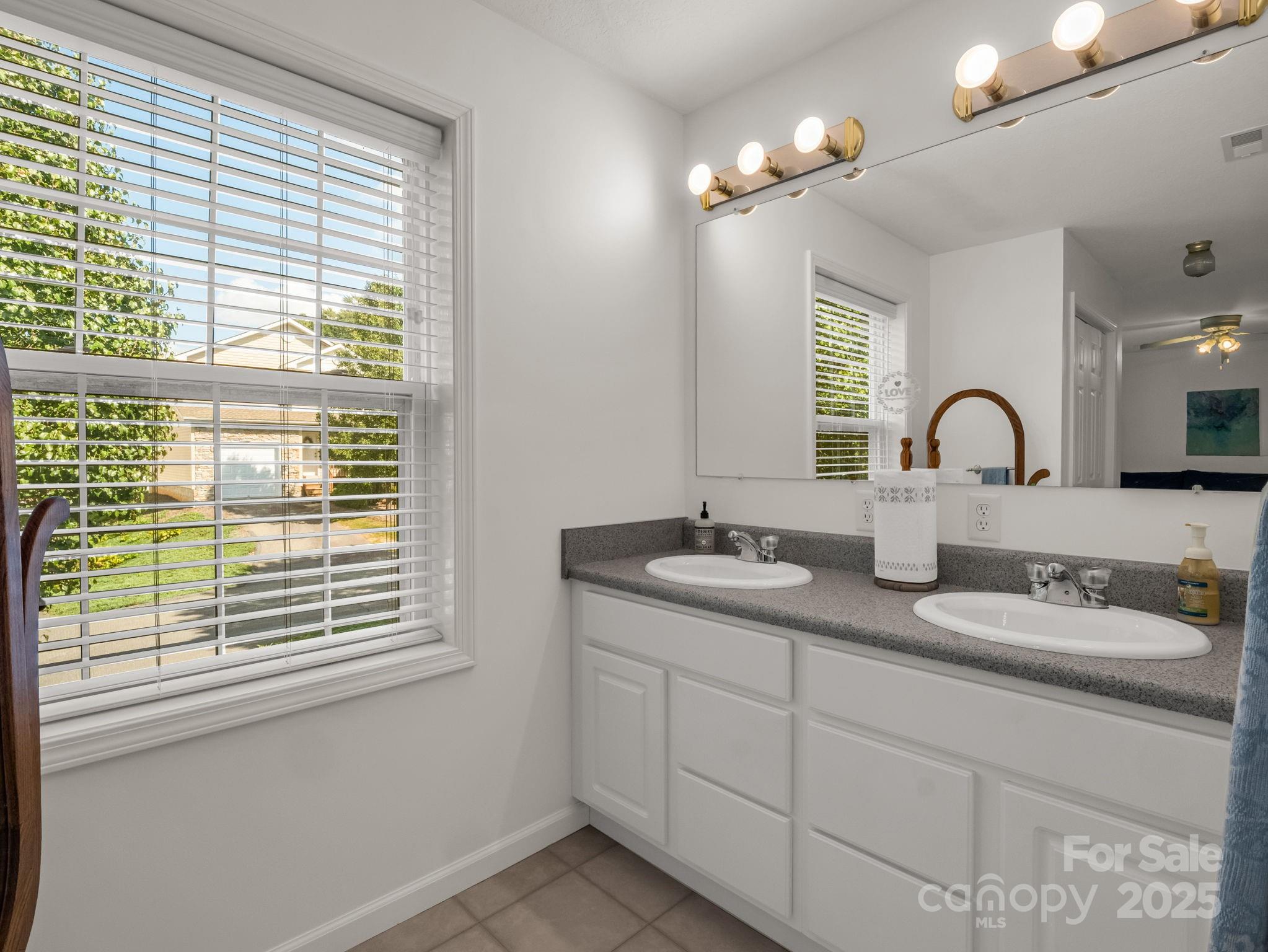 105 Loch Haven Road Swannanoa NC 28778