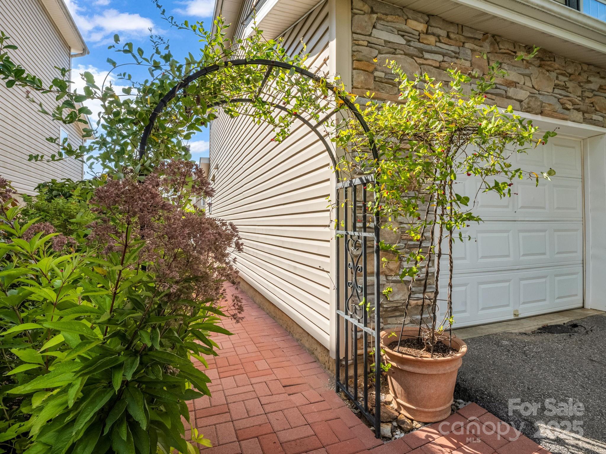 105 Loch Haven Road Swannanoa NC 28778