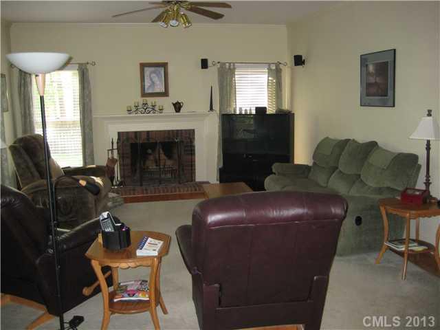 2740 Travelers Court Charlotte NC 28226