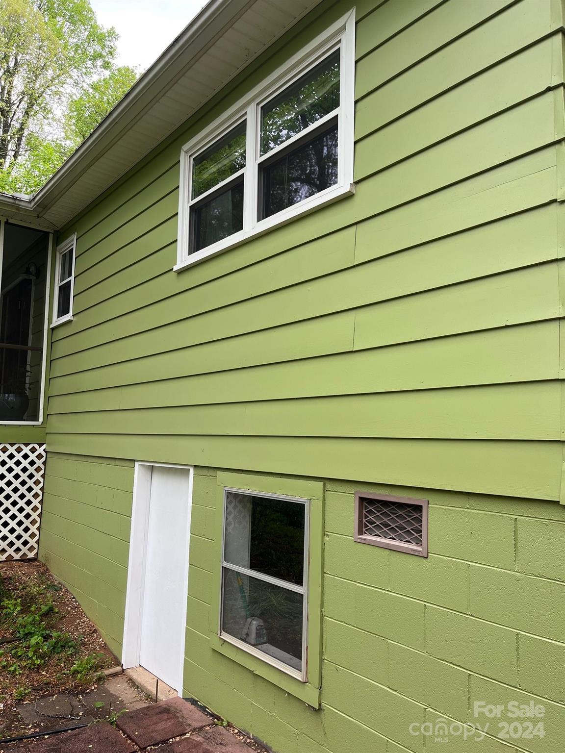 27 Zephyr Drive Asheville NC 28806