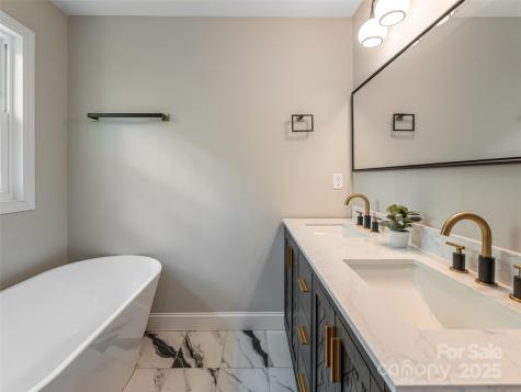 239 Bonnies Meadow Place Asheville NC 28806