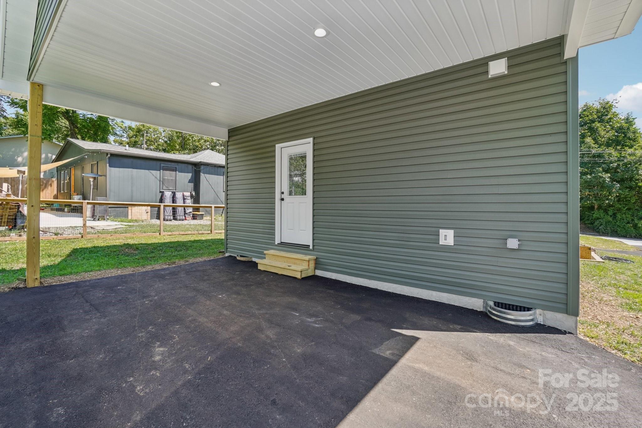 17 White Avenue Asheville NC 28803