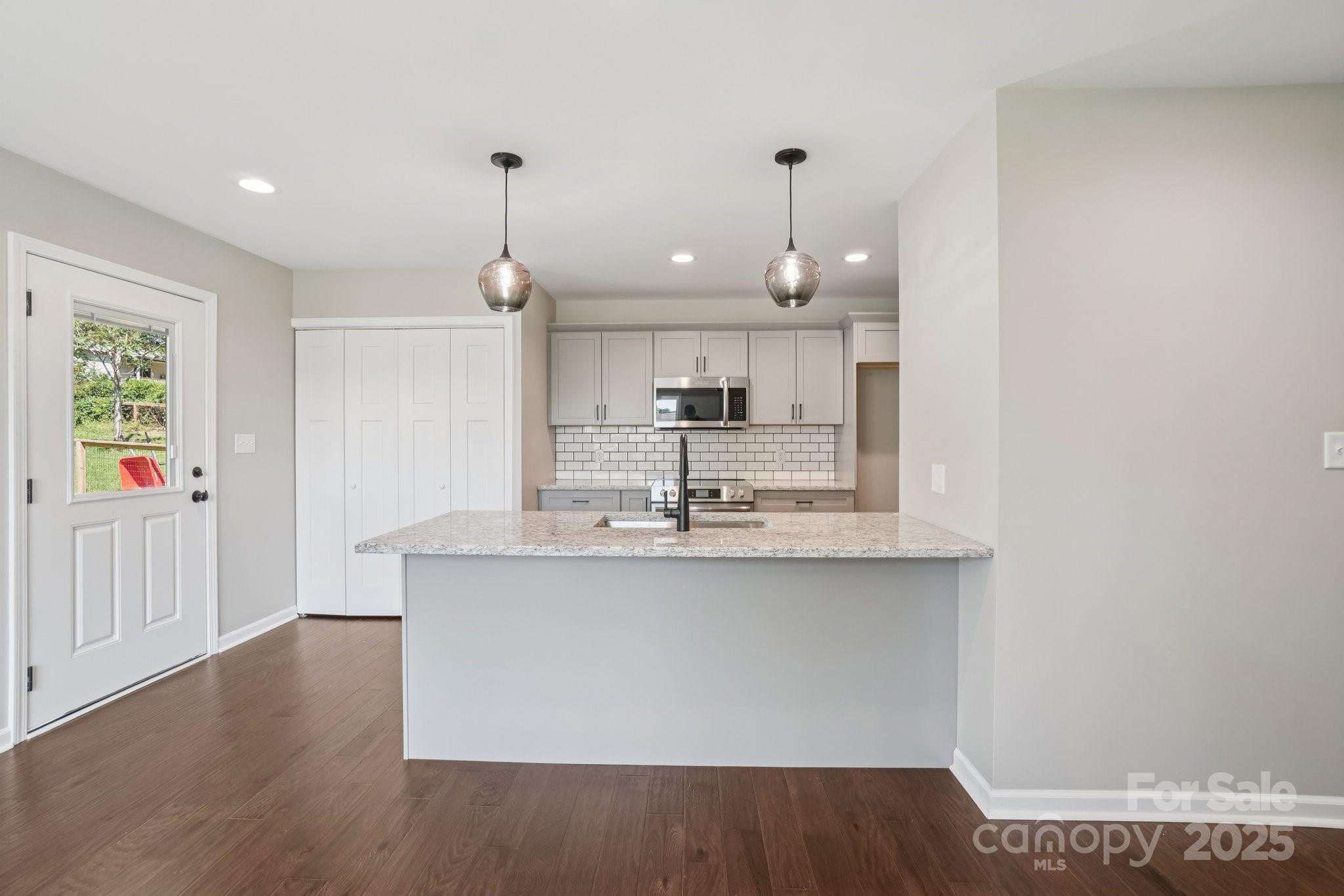 17 White Avenue Asheville NC 28803