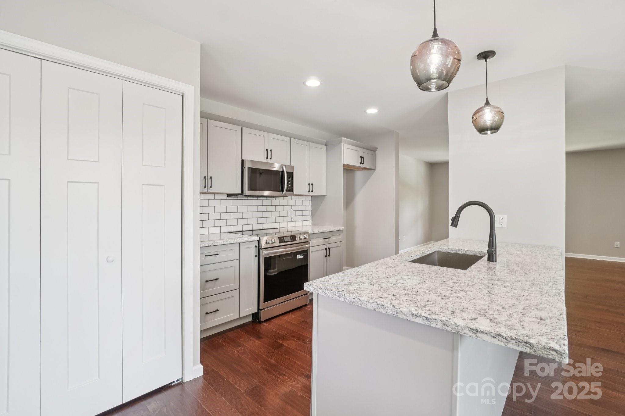 17 White Avenue Asheville NC 28803