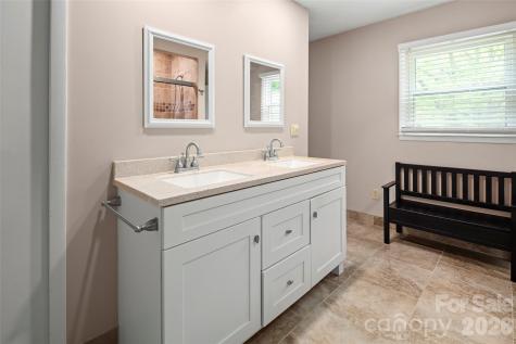 83 Honeysuckle Lane Burnsville NC 28714