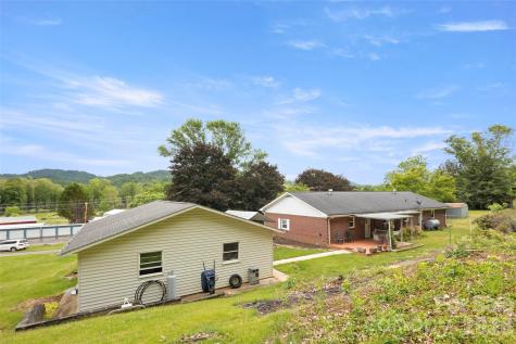 83 Honeysuckle Lane Burnsville NC 28714