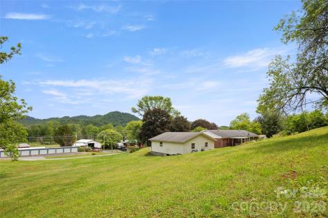 83 Honeysuckle Lane Burnsville NC 28714