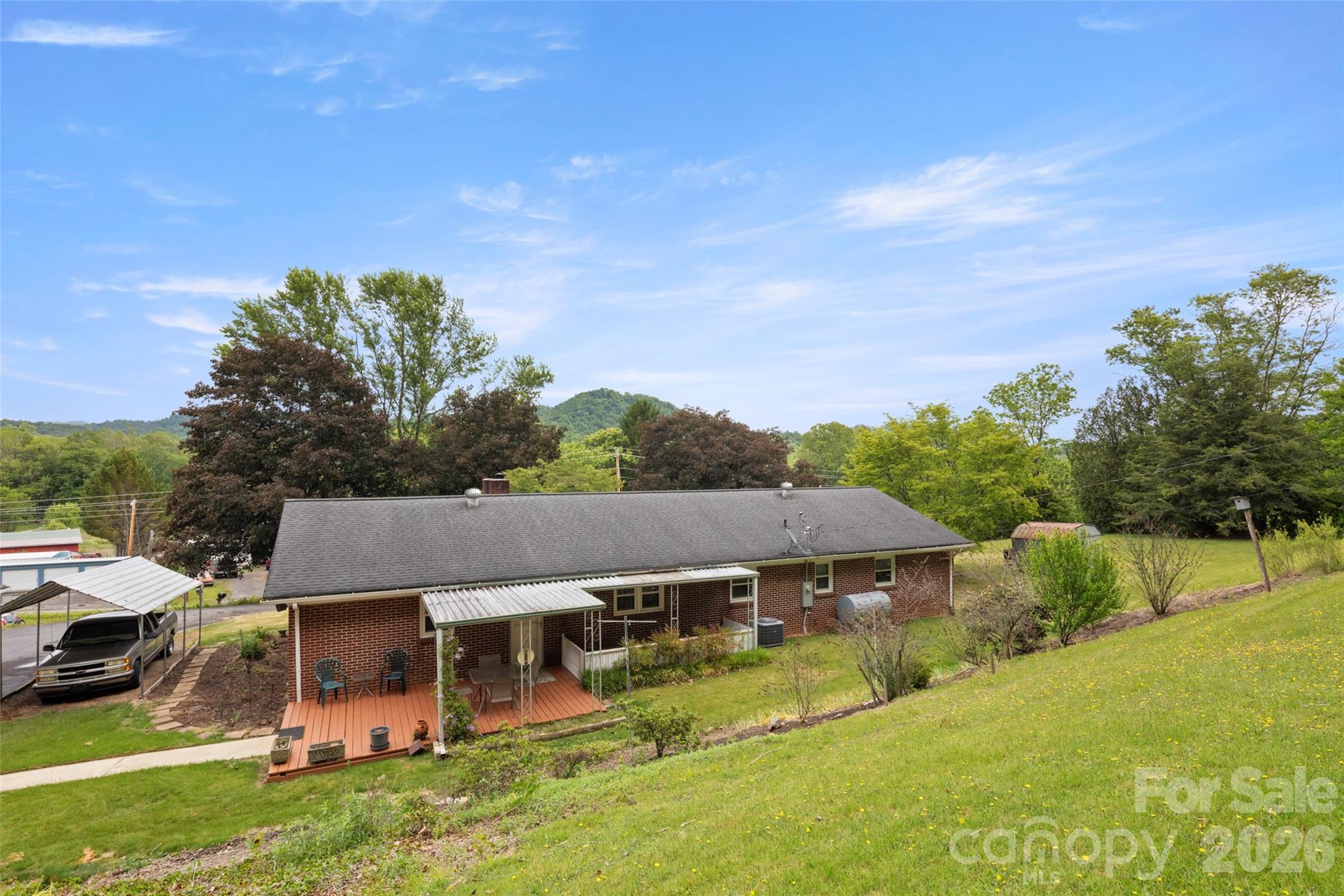 83 Honeysuckle Lane Burnsville NC 28714